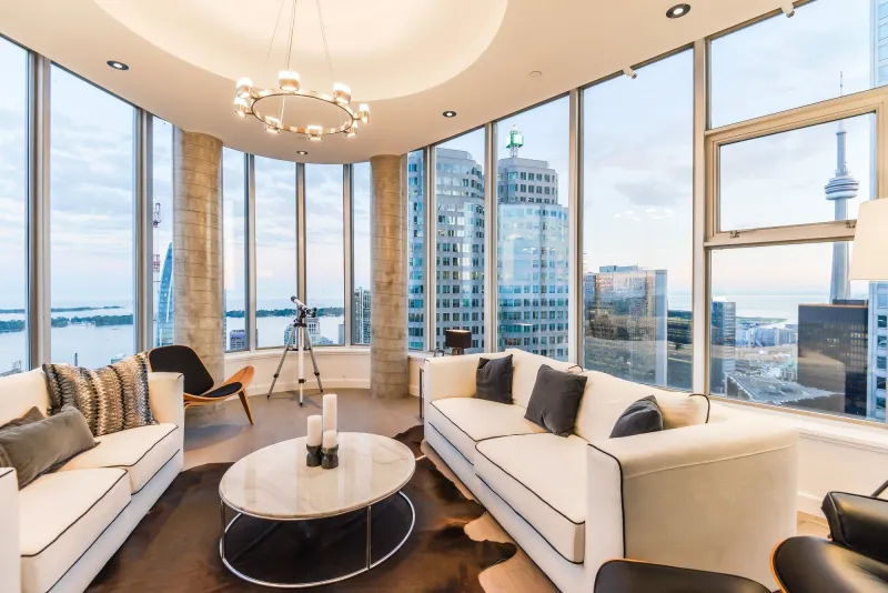 Hosting with Intention: Curating the Art of Entertaining in Your Toronto High-Rise Suite